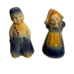 Vintage Shawnee Pottery Salt And Pepper Shaker As Dutch Boy And Girl. 1940s.